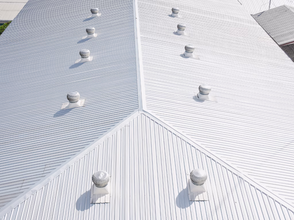 Commercial Roof Maintenance: Protecting Your Investment From the Top Down